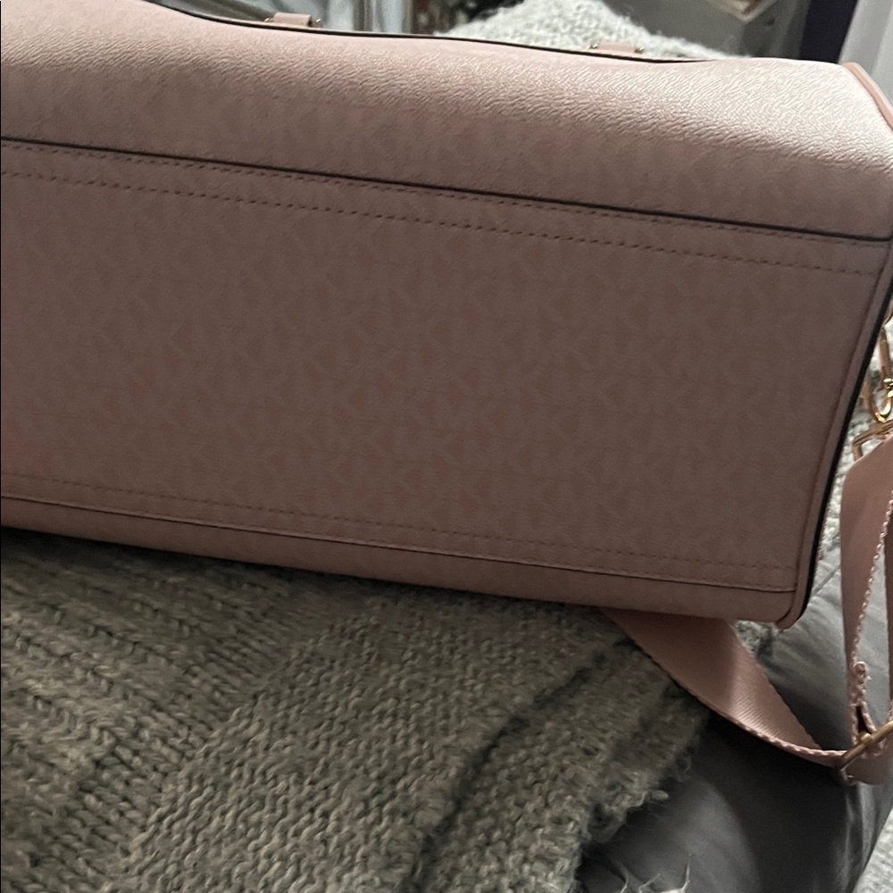 New! Michael Kors Blush Crossbody Bag - Picture 4 of 5